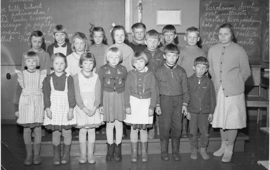 Pihkasalmen kansakoulun luokkakuva 1959 – 1960
