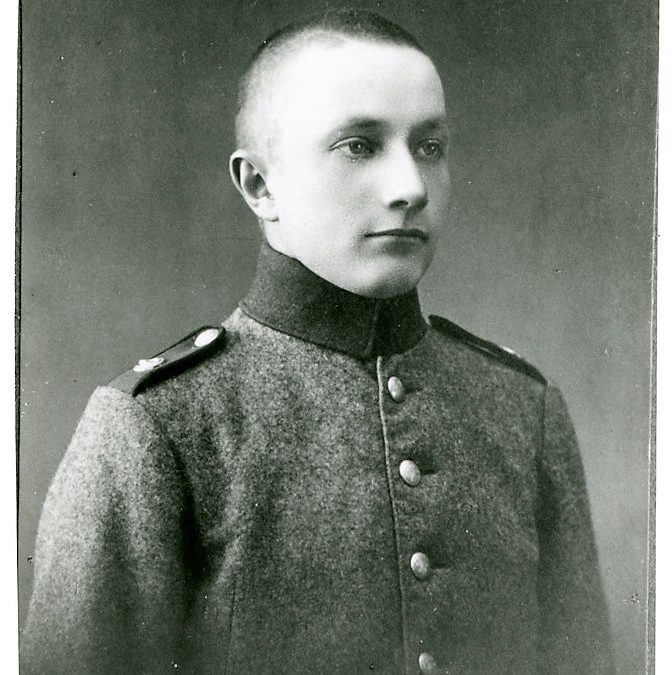 Eino Tuloisela s. 1904, sotilaskuva, Putula