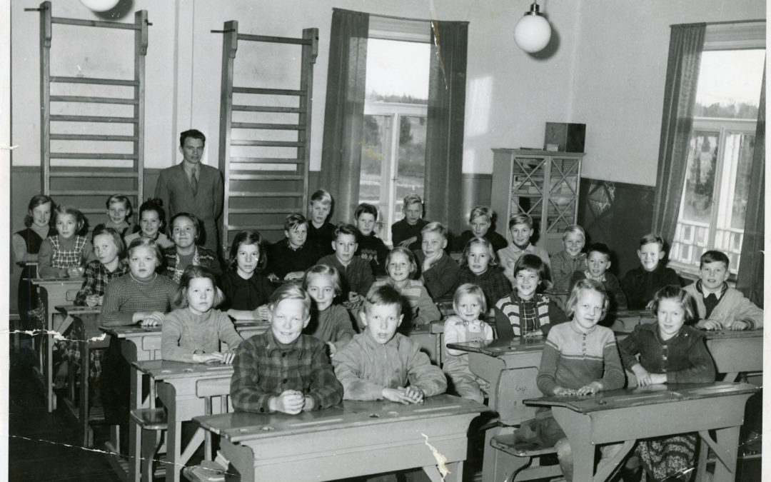 Kirkonkylän kansakoulun 5.-7.luokkien oppilaat v. 1955-1956